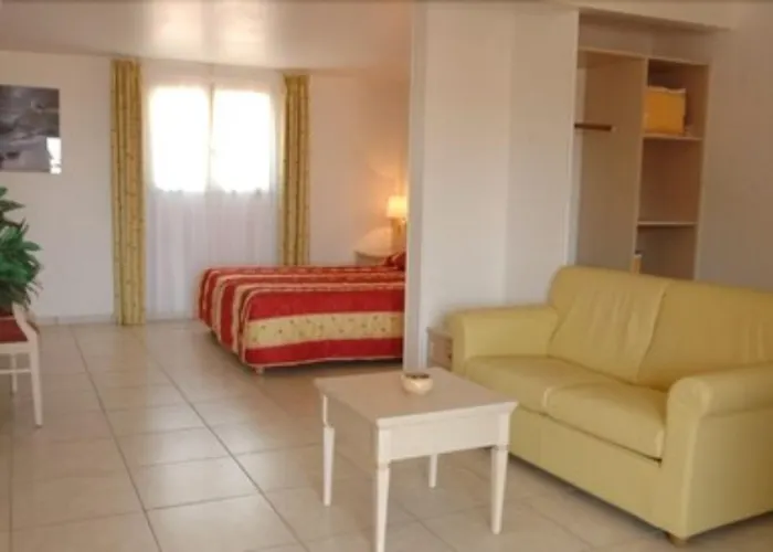 San Pieru فندق