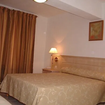 San Pieru Hotel Tarcu