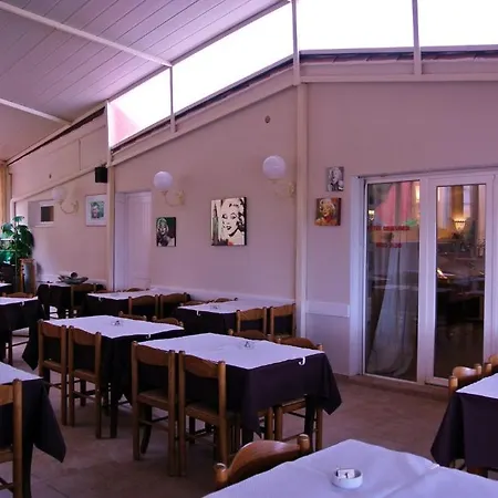 San Pieru Hotel Tarcu