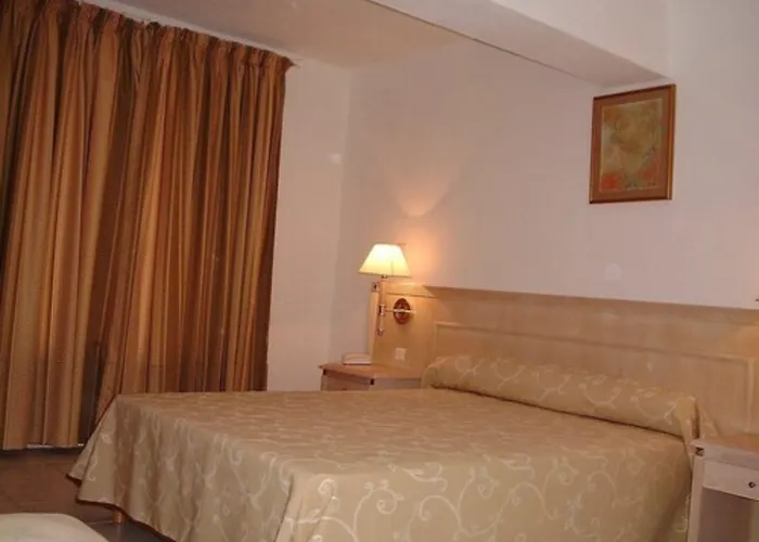 San Pieru מלון Tarcu