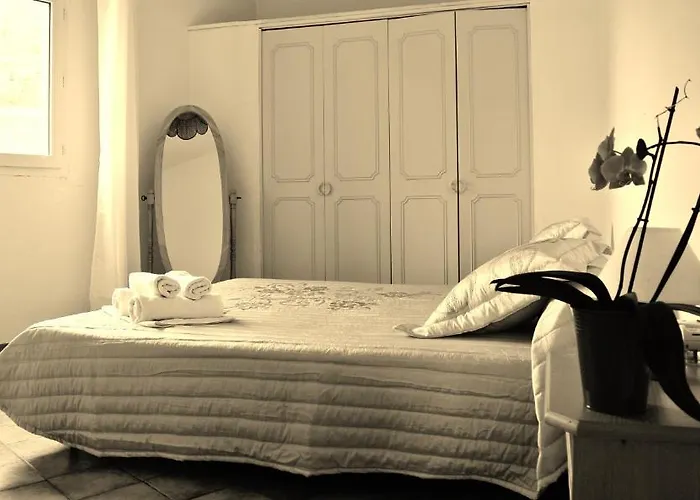 San Pieru מלון Tarcu